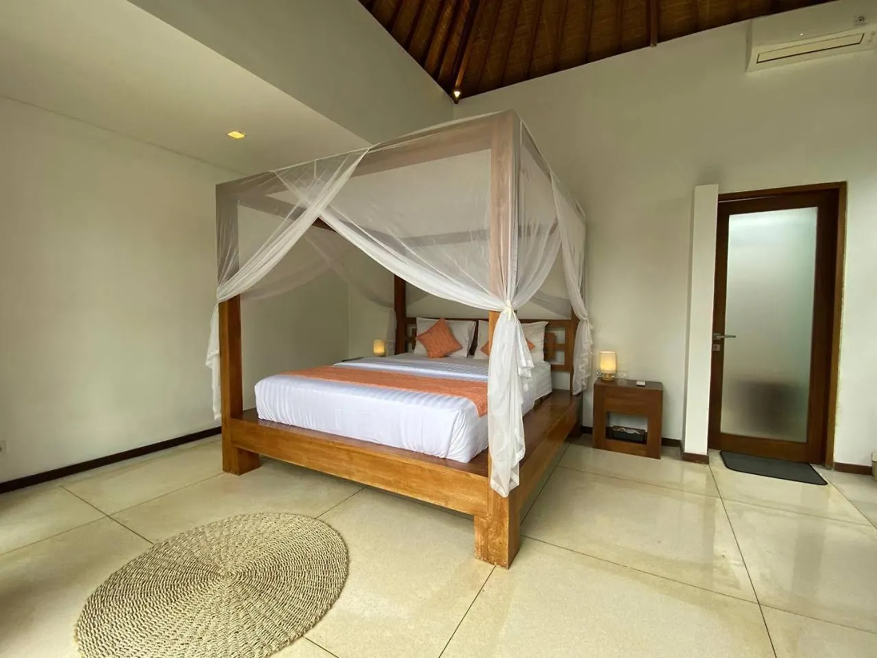 Spacious Villa In Petitenget Top Location Seminyak