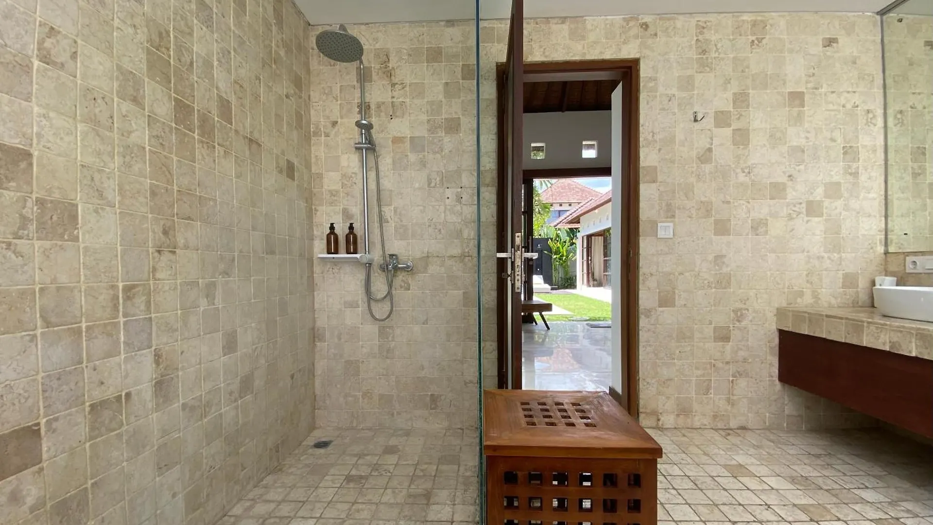 Spacious Villa In Petitenget Top Location Seminyak  Seminyak (Bali)