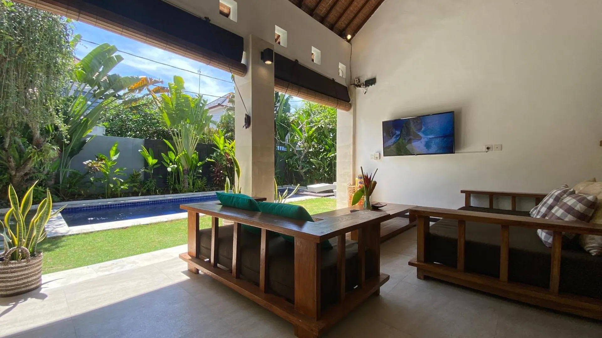 Spacious Villa In Petitenget Top Location Seminyak  Seminyak (Bali)
