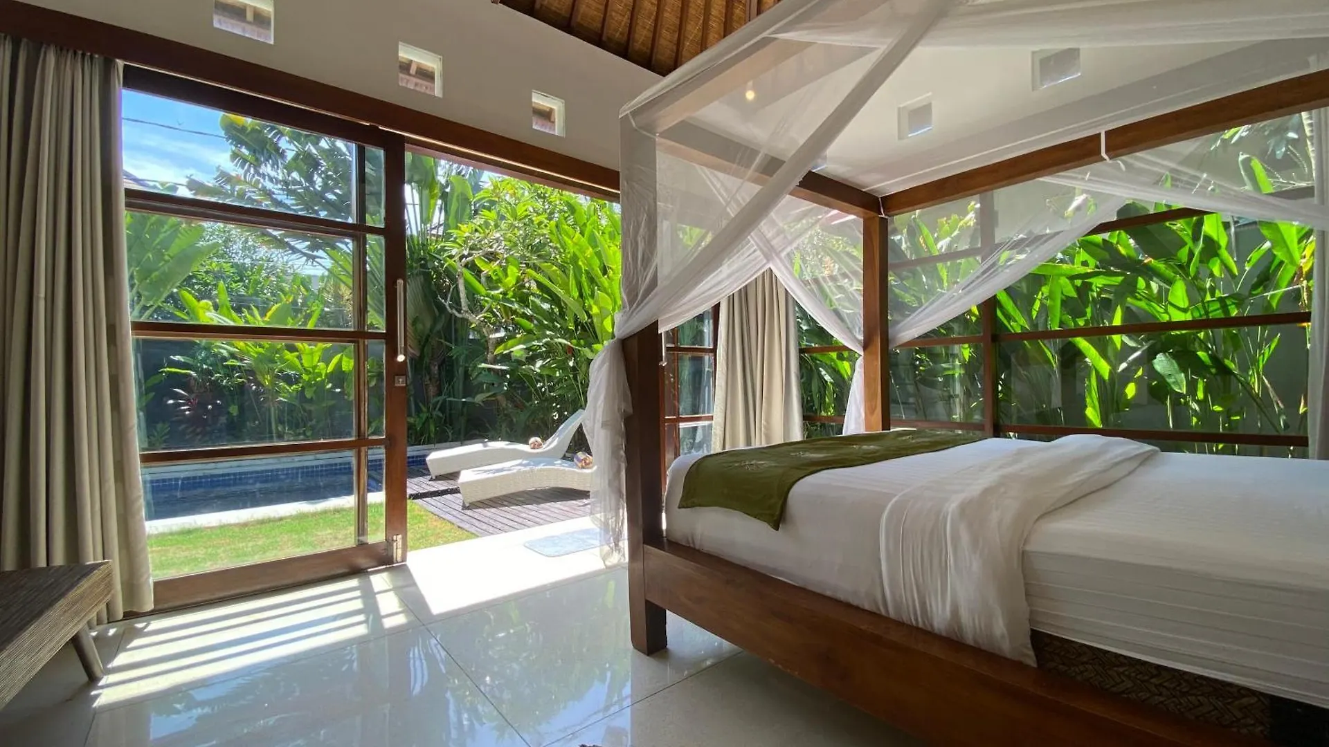 Spacious Villa In Petitenget Top Location Seminyak  0*, Seminyak (Bali)