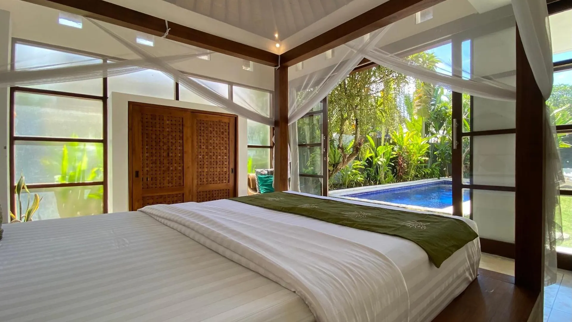 Spacious Villa In Petitenget Top Location Seminyak  0*, Seminyak (Bali) Indonesia